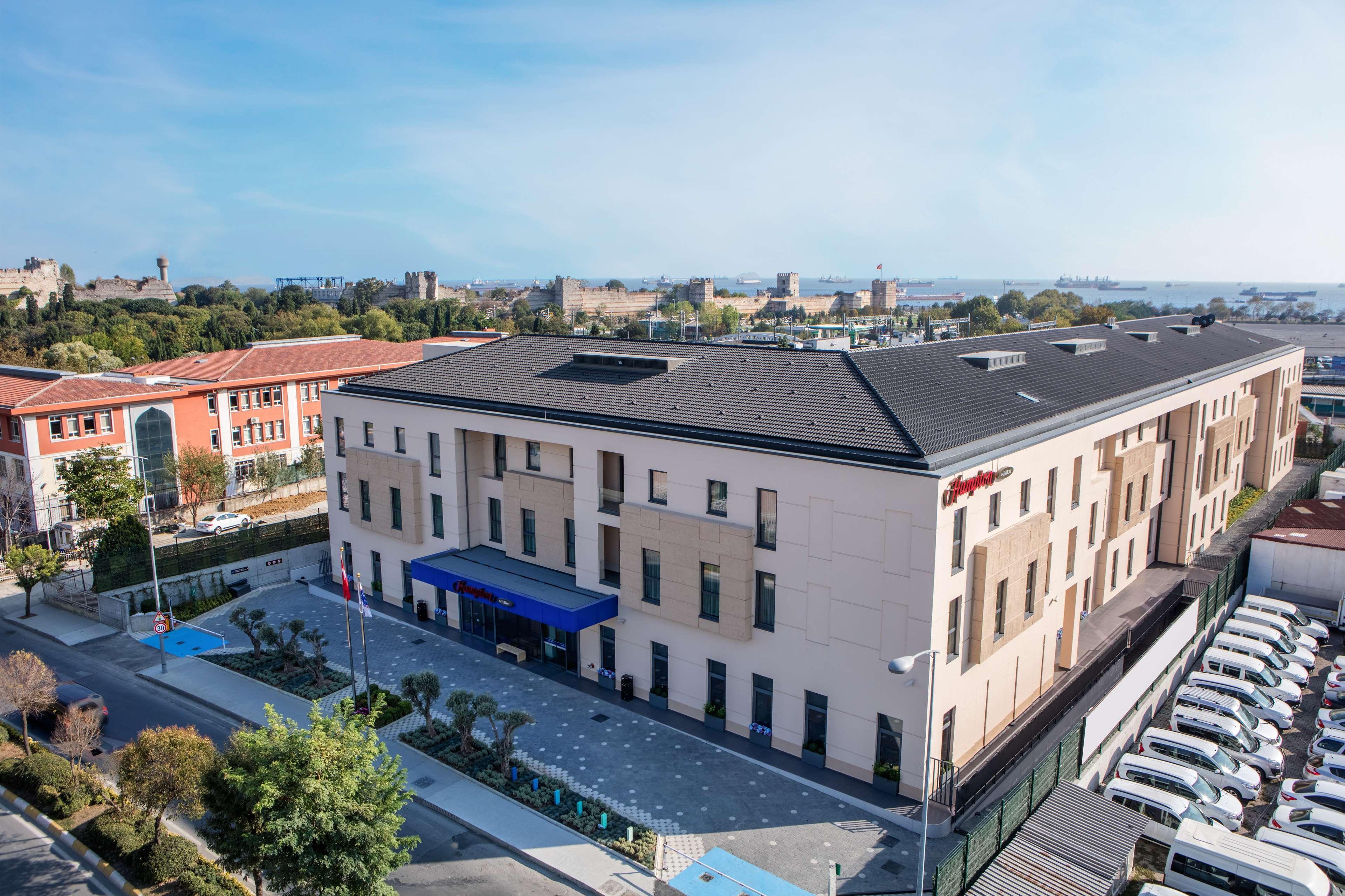 Hotel Hampton By Hilton Istanbul Zeytinburnu Exterior foto