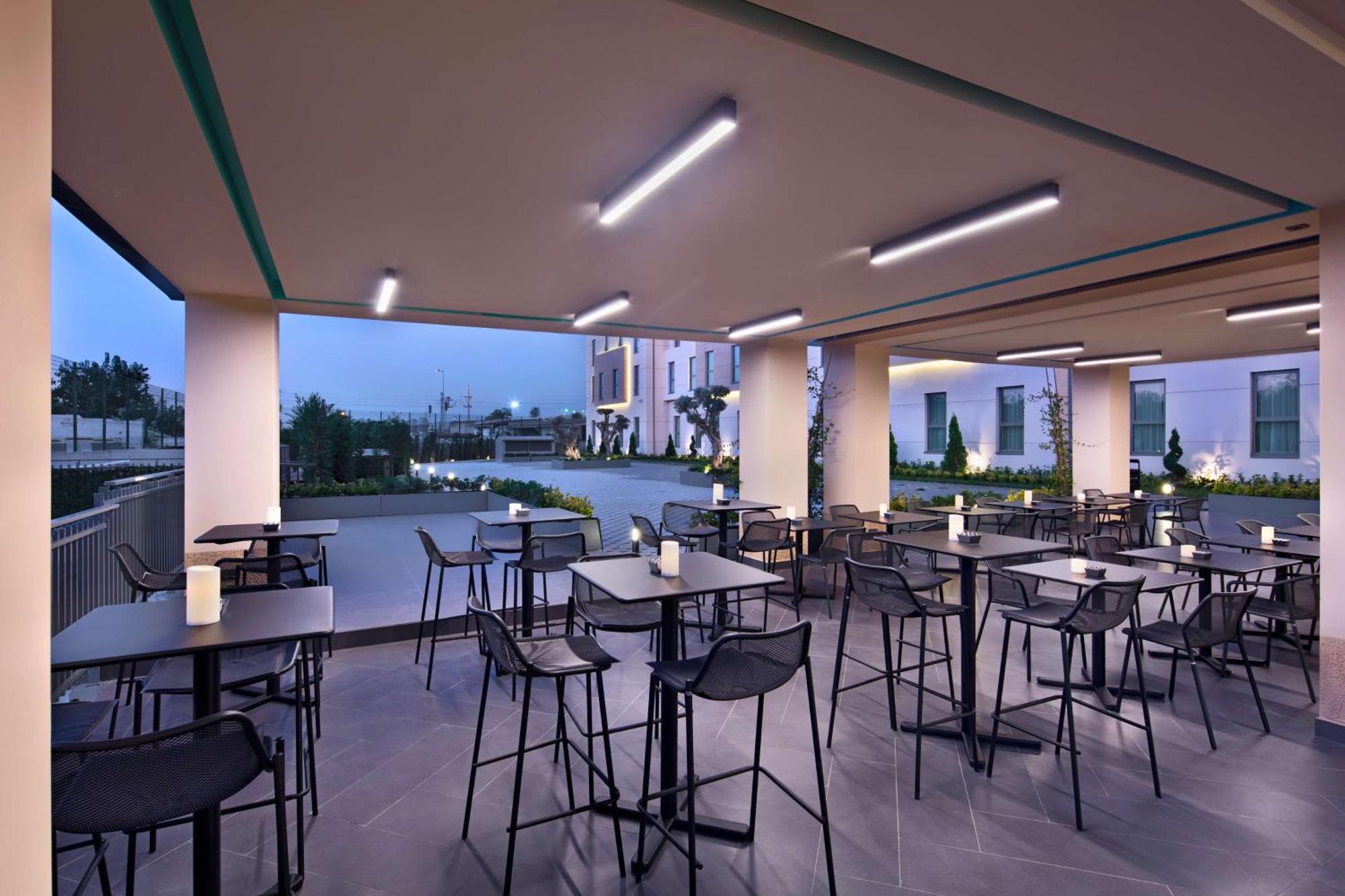 Hotel Hampton By Hilton Istanbul Zeytinburnu Exterior foto